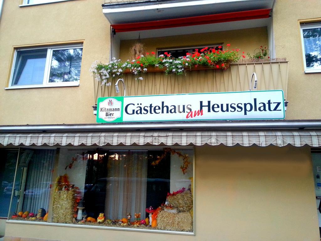 Gaestehaus Am Heuss-Platz Erlangen Kültér fotó