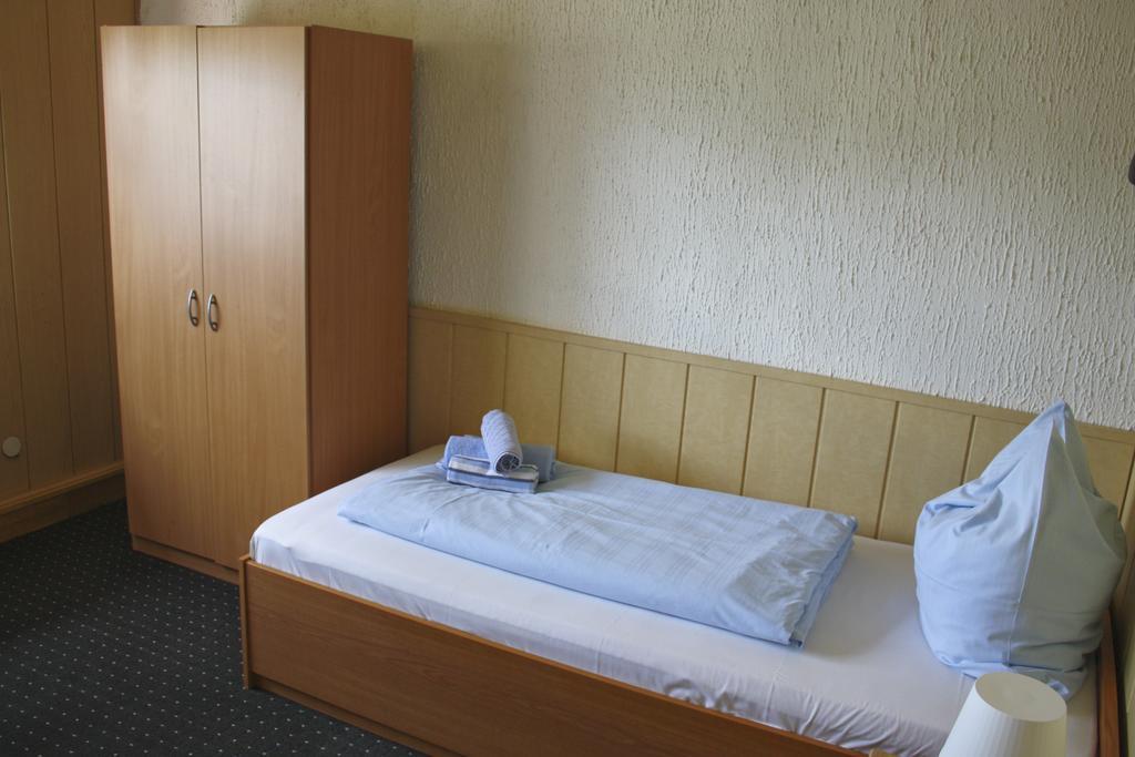 Gaestehaus Am Heuss-Platz Erlangen Szoba fotó