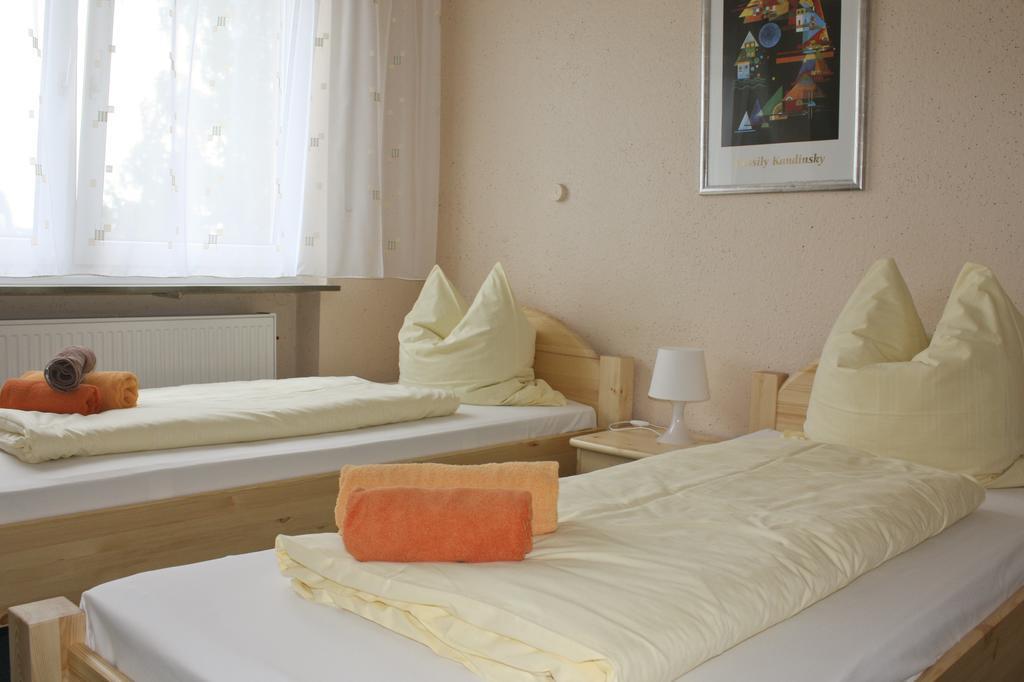 Gaestehaus Am Heuss-Platz Erlangen Szoba fotó
